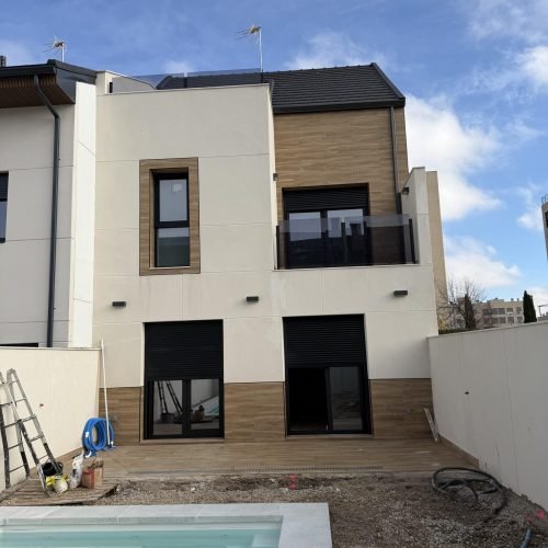 vivienda 2 plantas autopromotor piscina